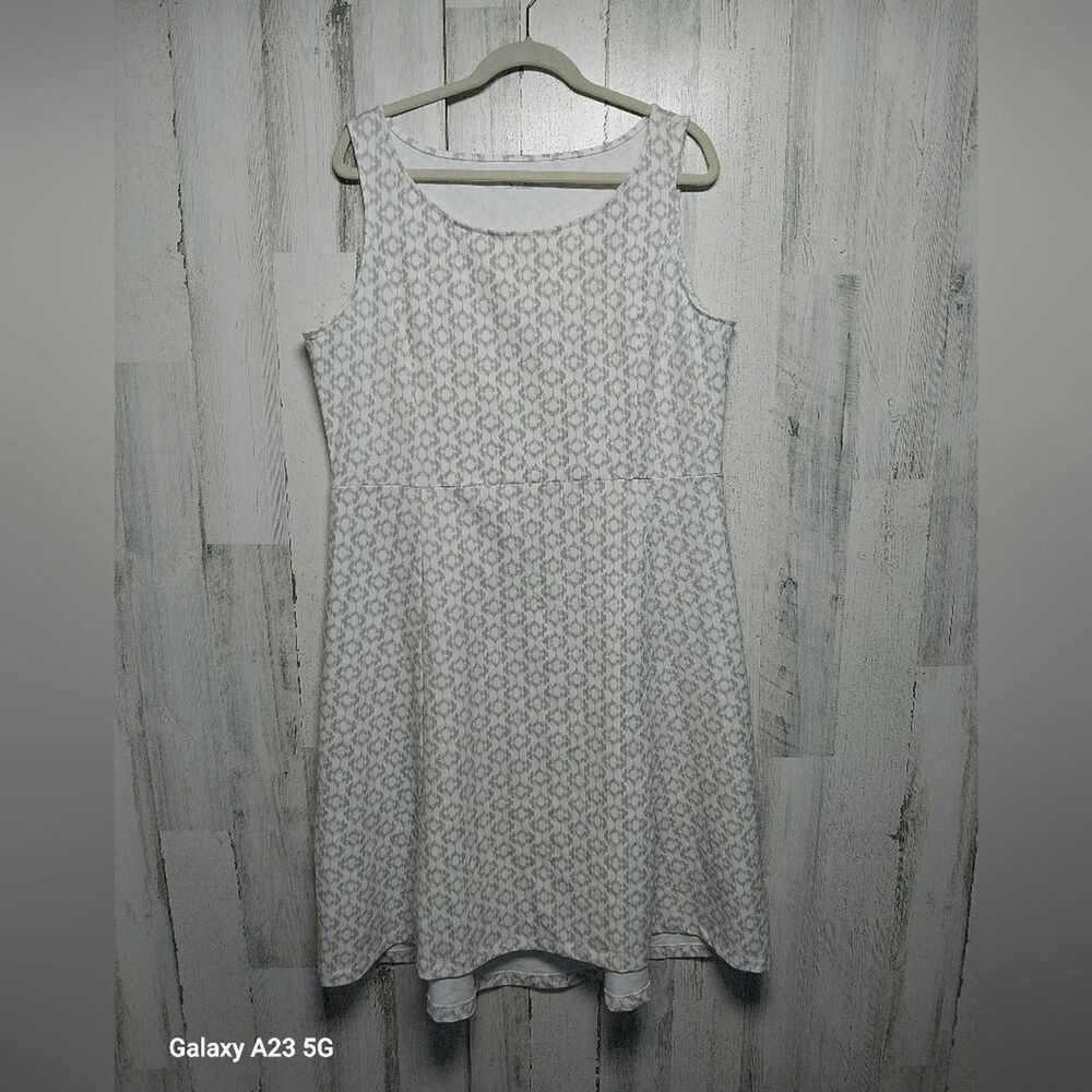 Eddie Bauer Women's XL Gray White Sleeveless Knit Dress